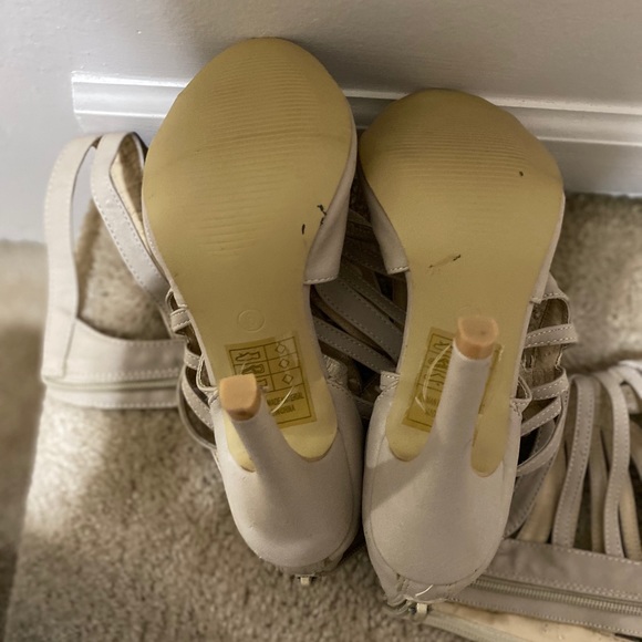 Brand New up the leg heel boots - Picture 4 of 4